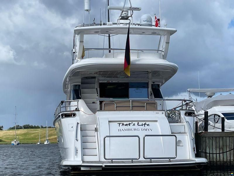 Elegance Yachts 64 Garage