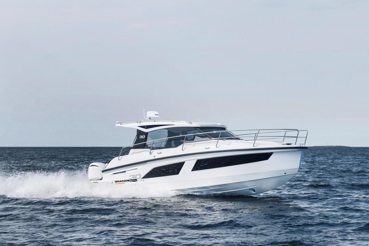 Grandezza 30 CA [outboard]