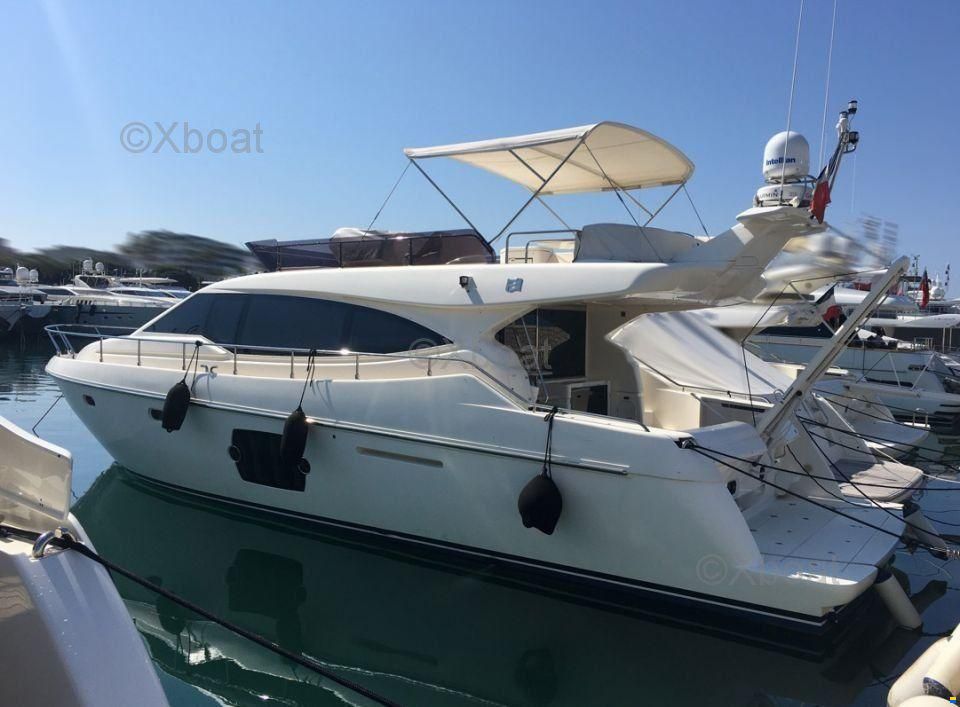 Ferretti 530