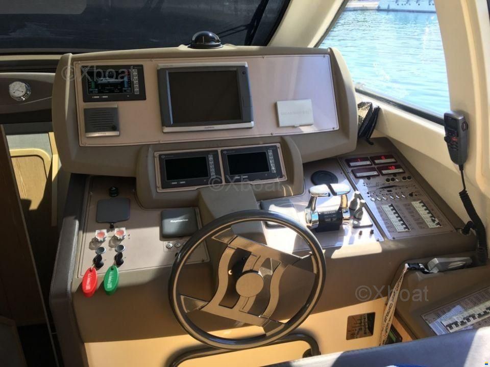 Ferretti 530