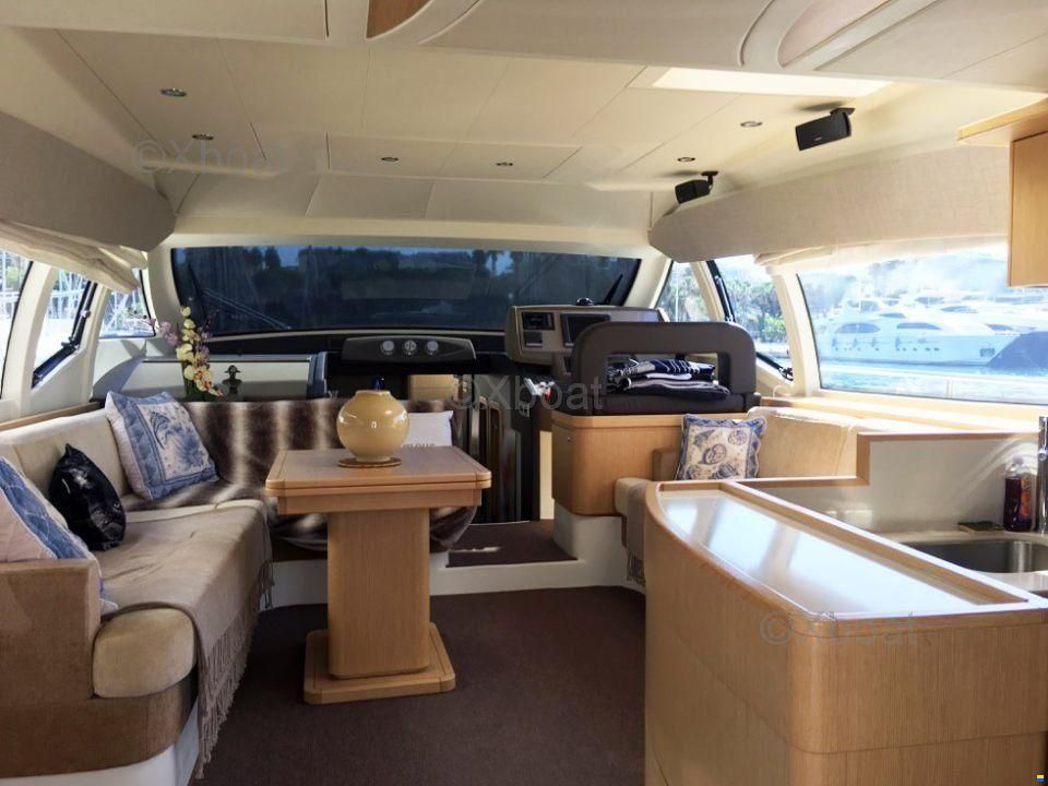 Ferretti 530