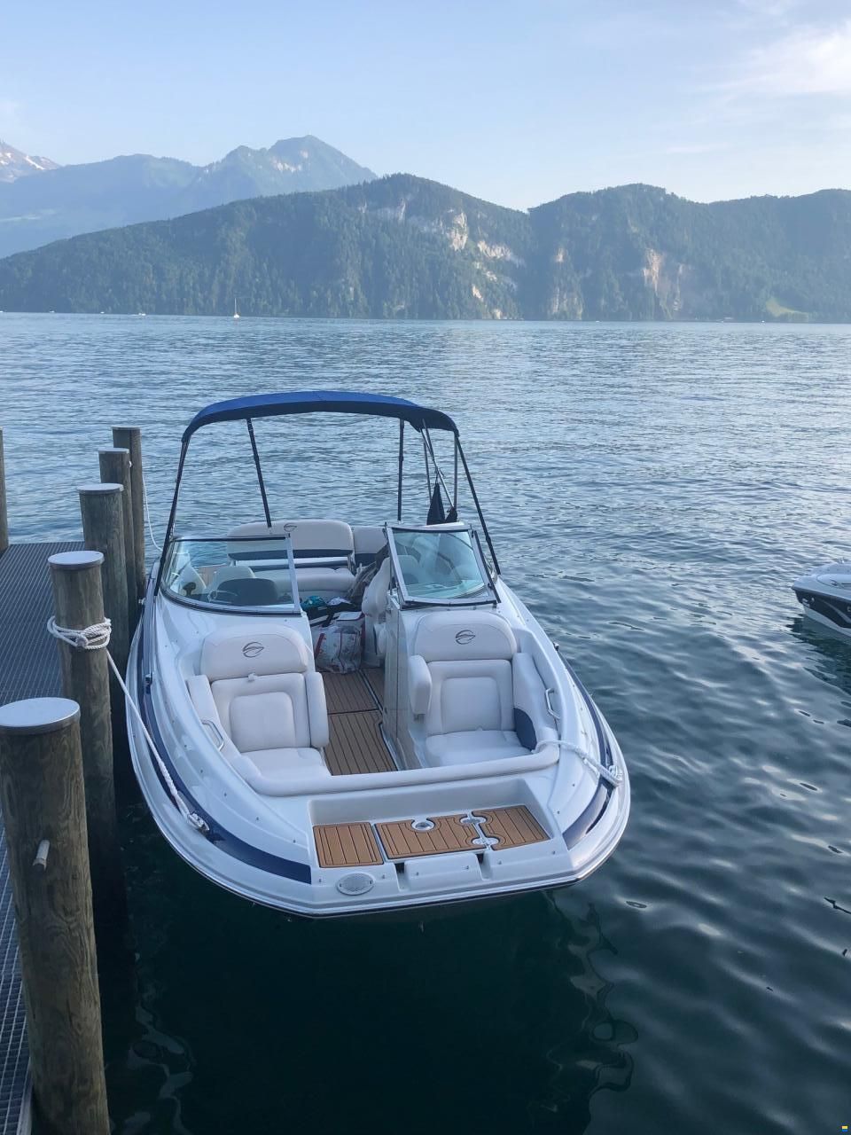 Crownline E4