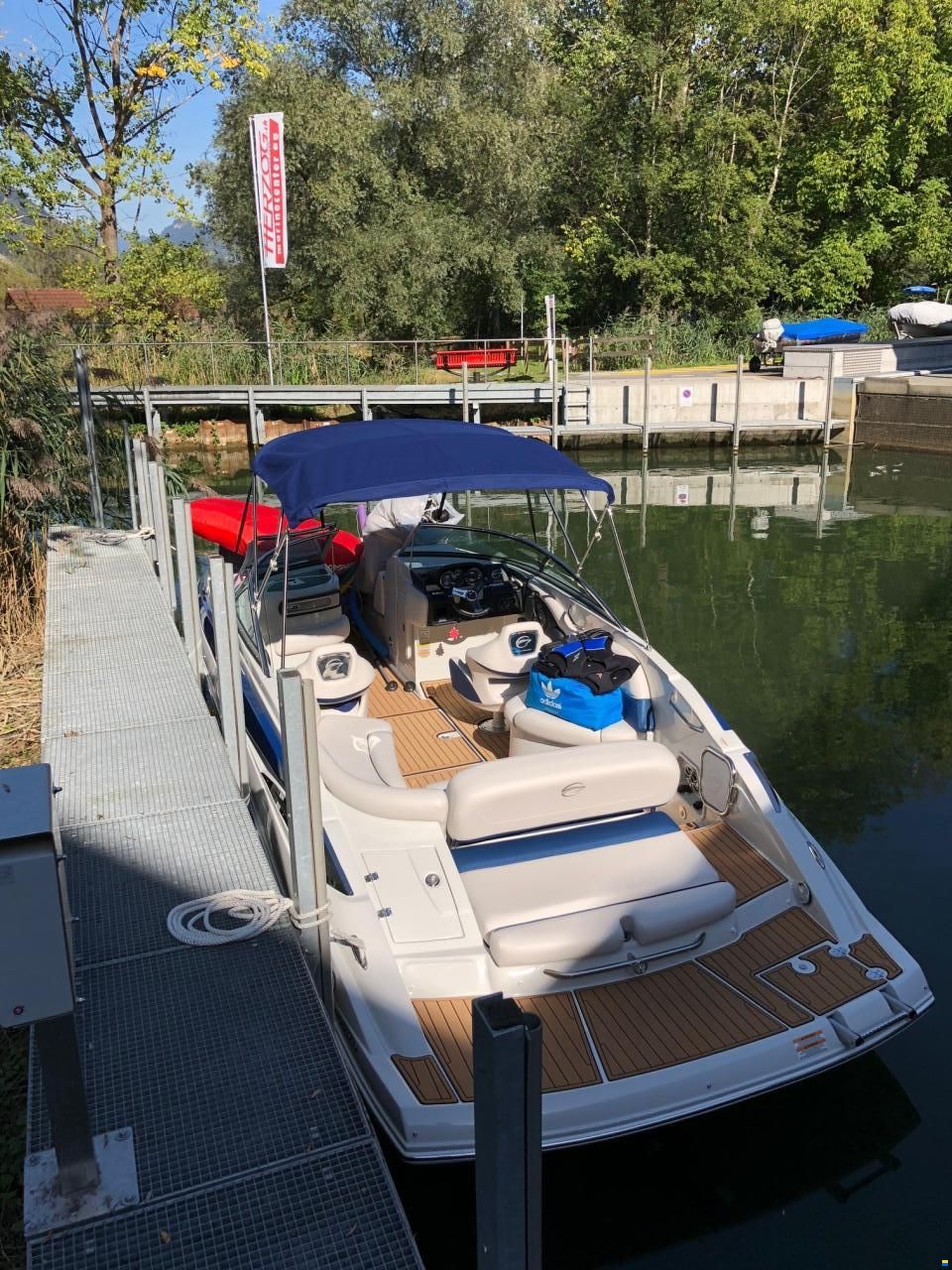 Crownline E4