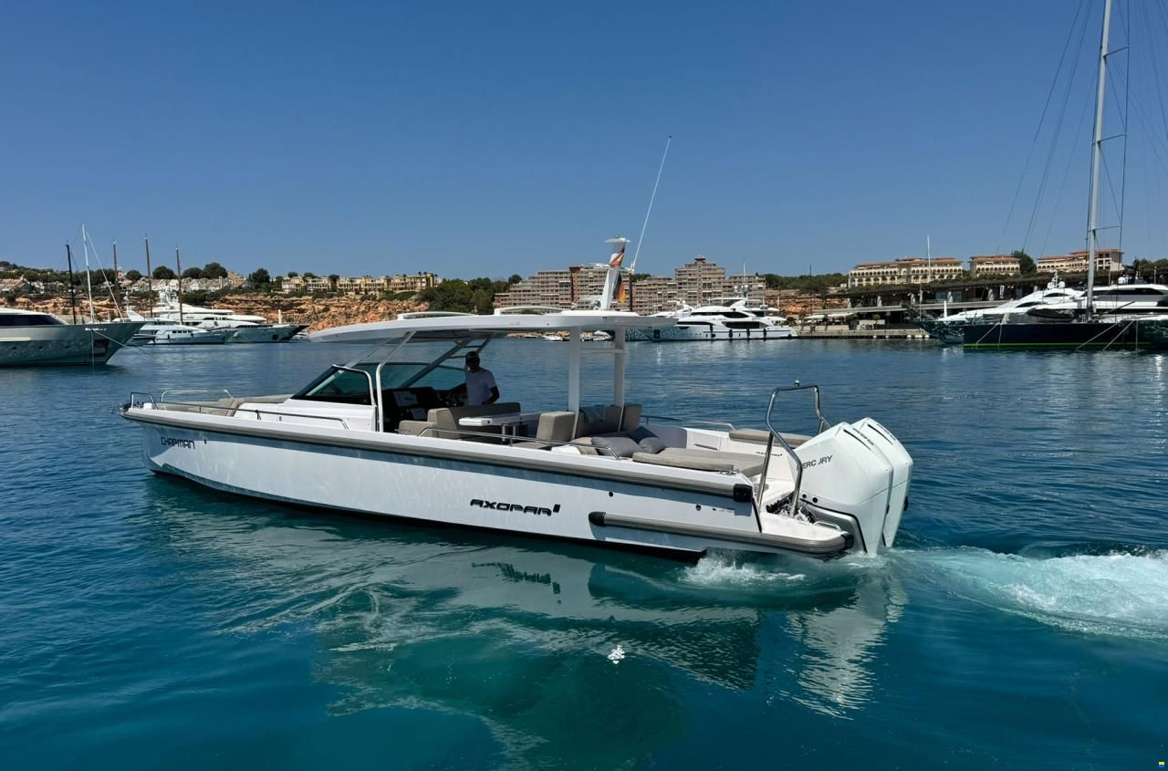 Axopar 37 Sun Top - Multistorage