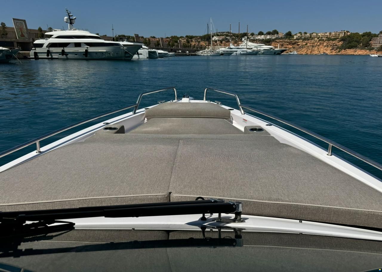 Axopar 37 Sun Top - Multistorage