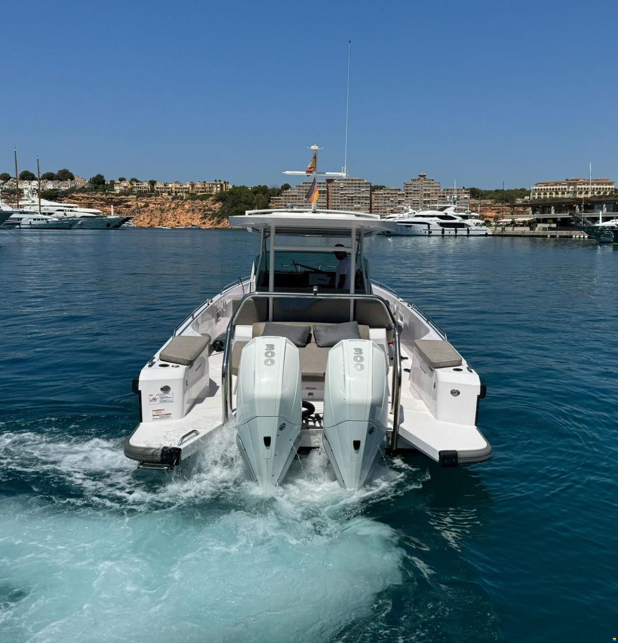 Axopar 37 Sun Top - Multistorage