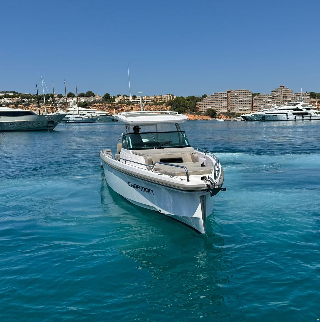 Axopar 37 Sun Top - Multistorage