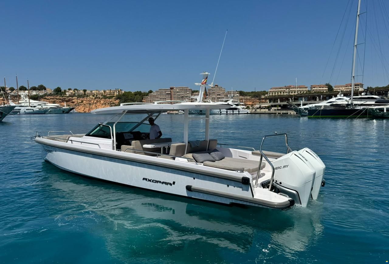 Axopar 37 Sun Top - Multistorage