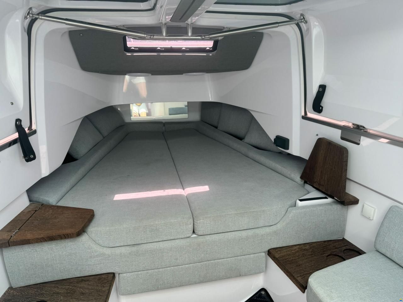 Axopar 37 Sun Top - Multistorage