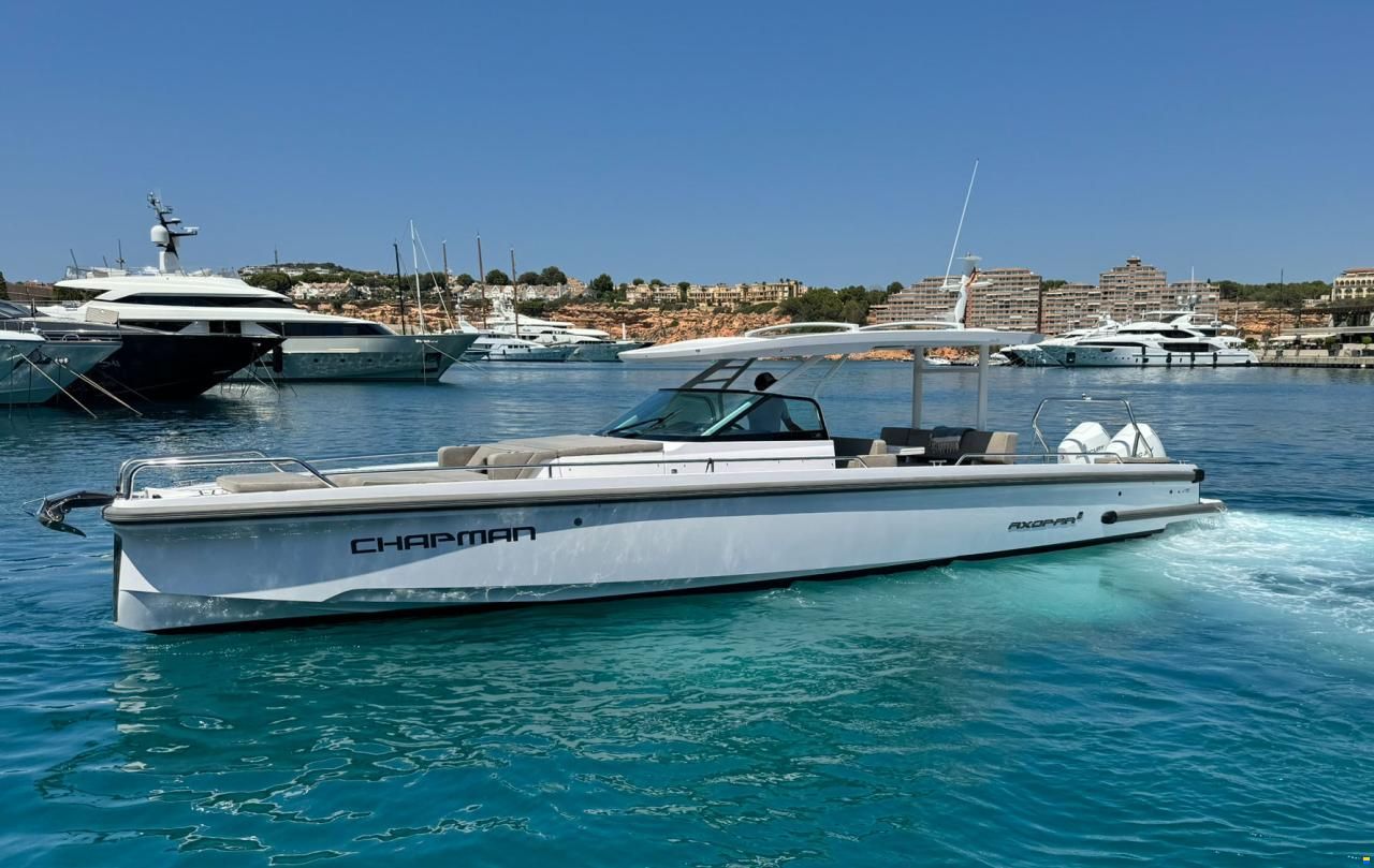 Axopar 37 Sun Top - Multistorage