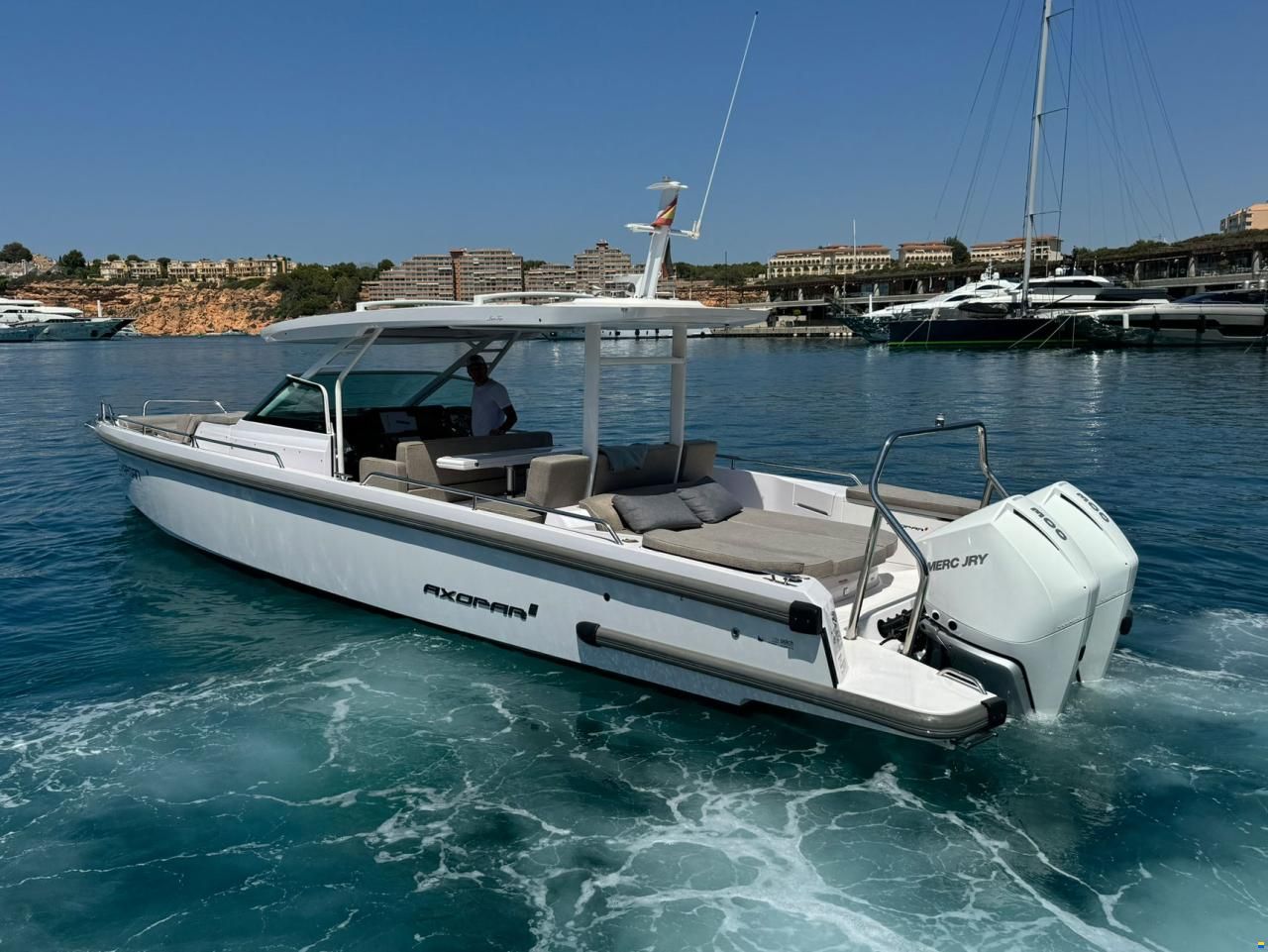 Axopar 37 Sun Top - Multistorage