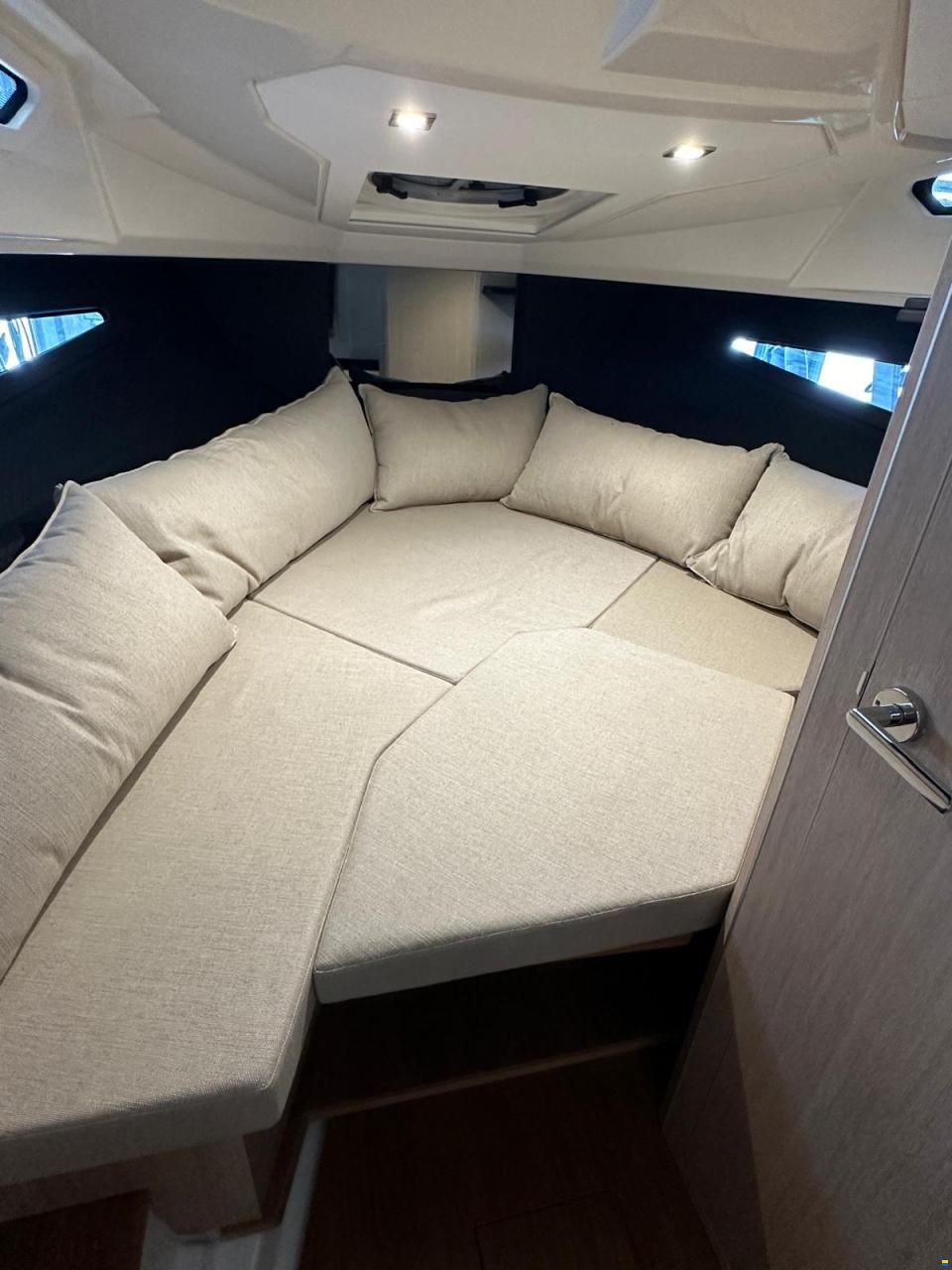 Cranchi Endurance 30