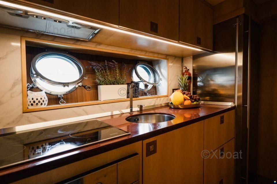Fashion Yachts 68