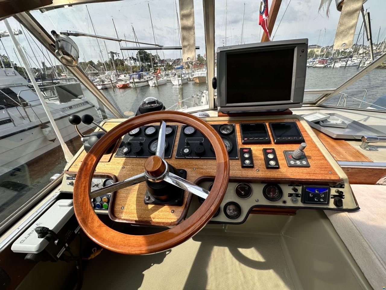 Coronet 32 Oceanfarer