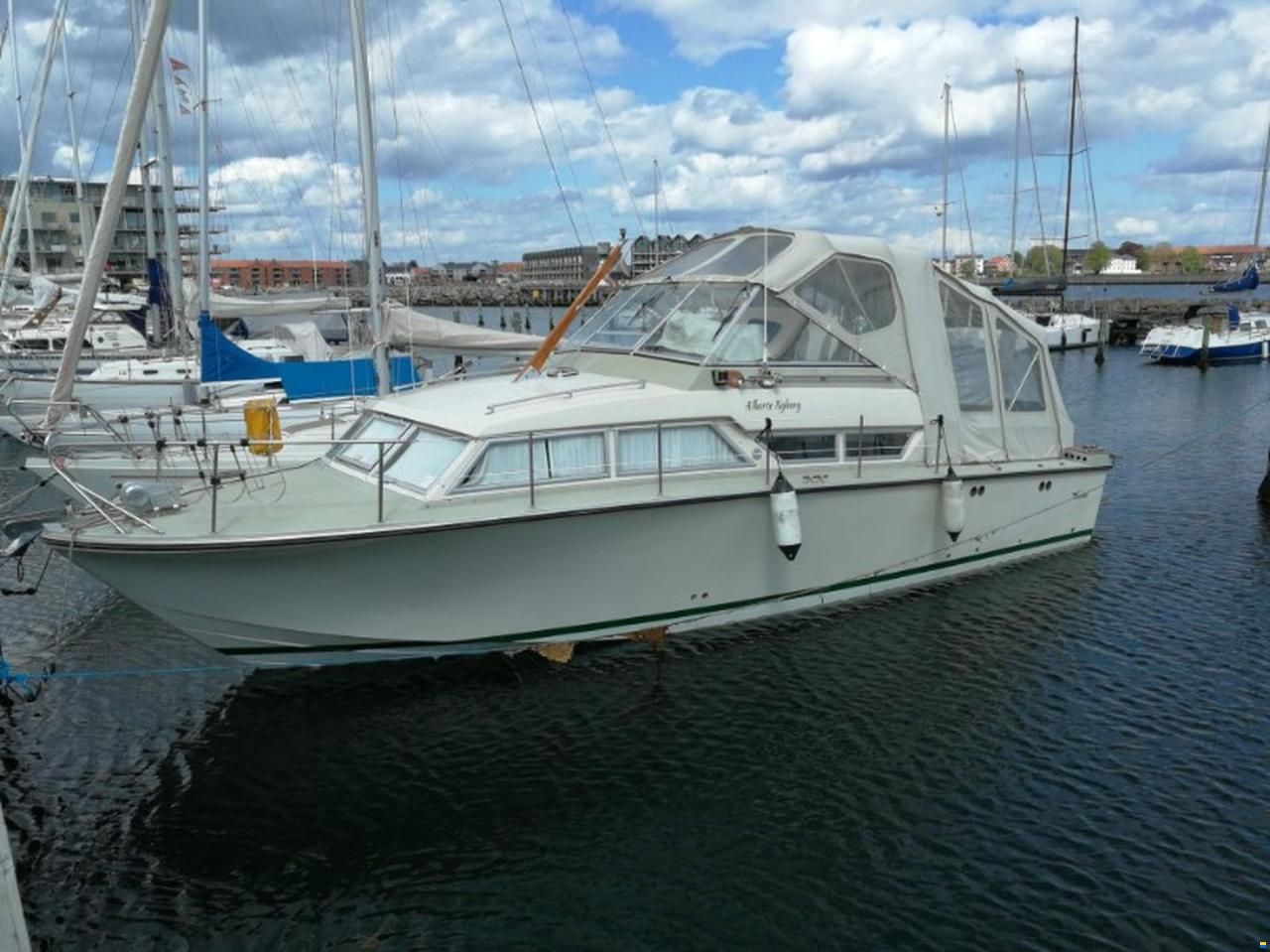 Coronet 32 Oceanfarer