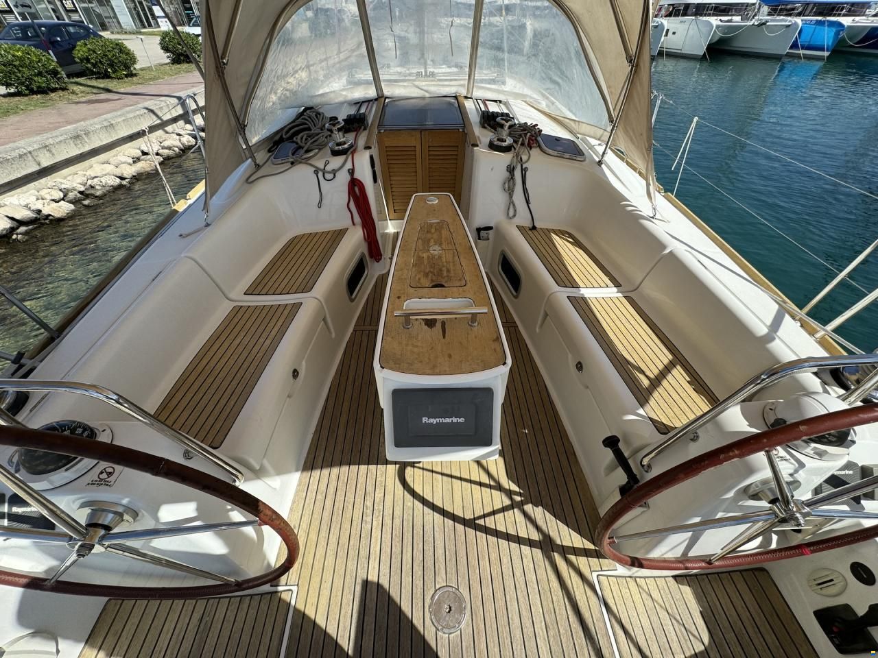 Beneteau Oceanis 43