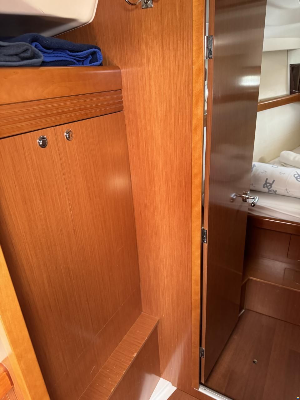 Beneteau Oceanis 43