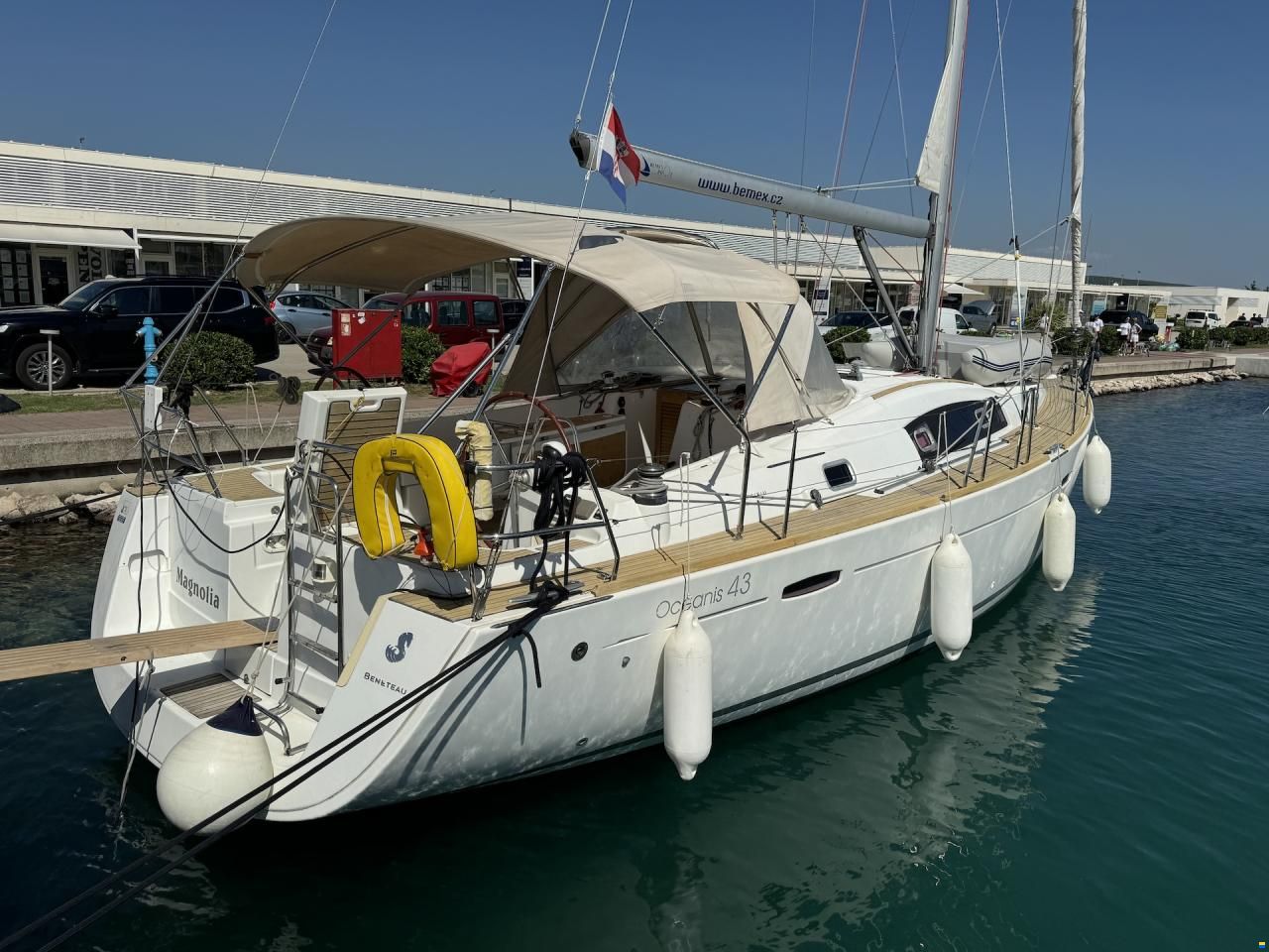 Beneteau Oceanis 43