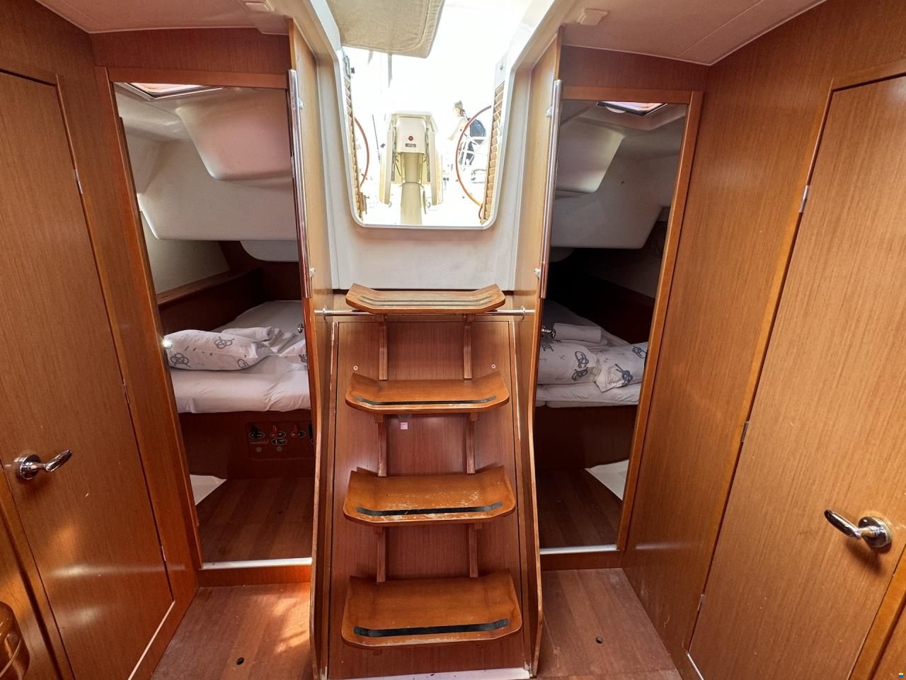 Beneteau Oceanis 43