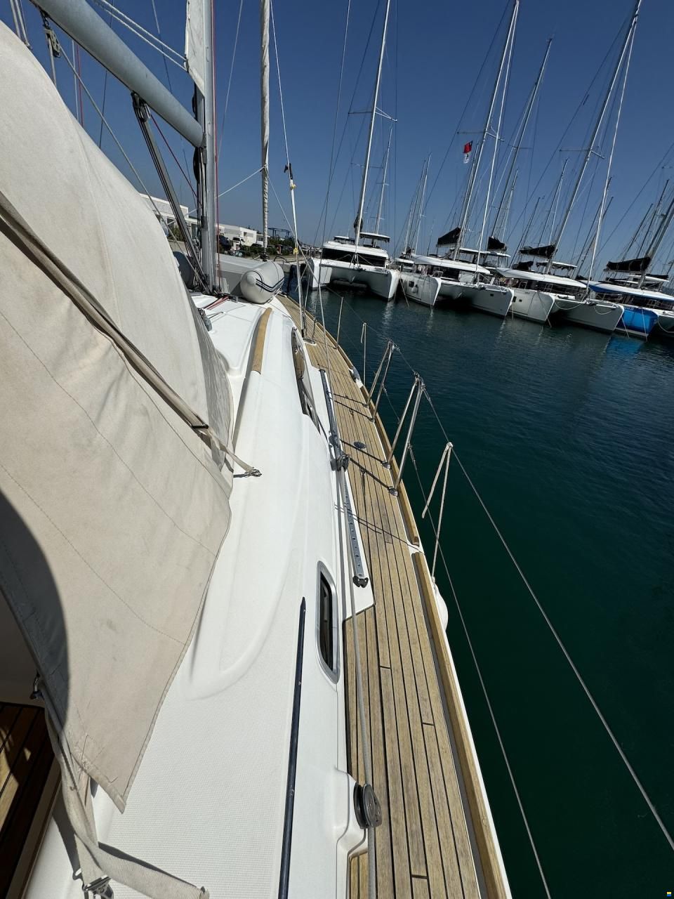 Beneteau Oceanis 43