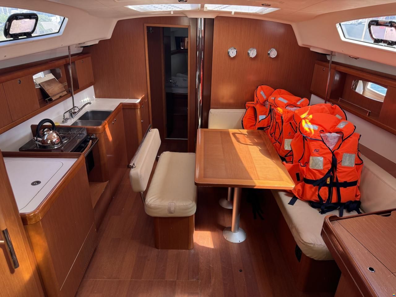 Beneteau Oceanis 43