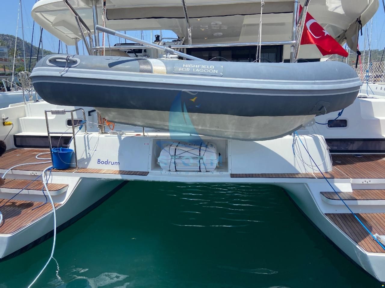 Lagoon 42