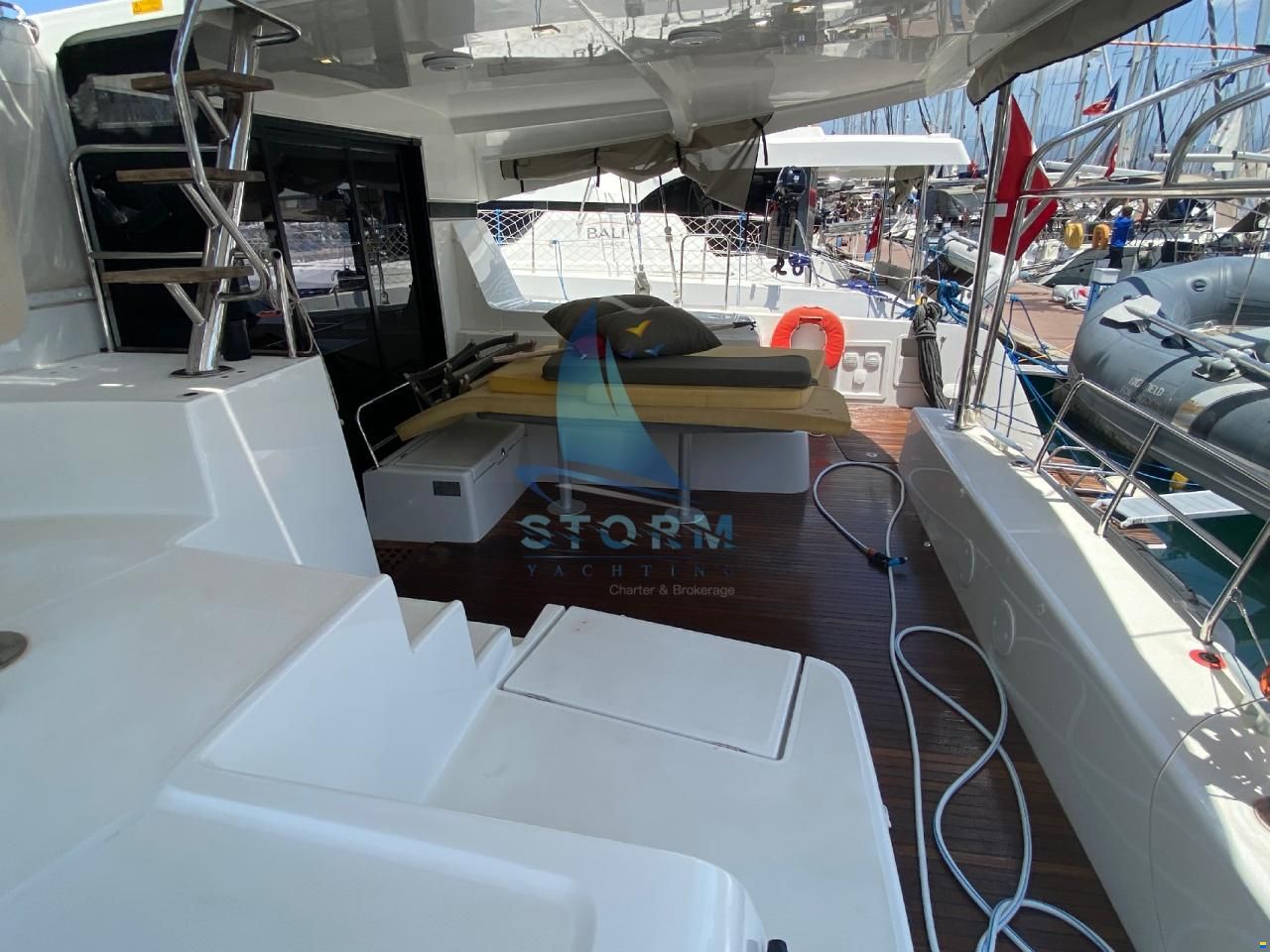 Lagoon 42