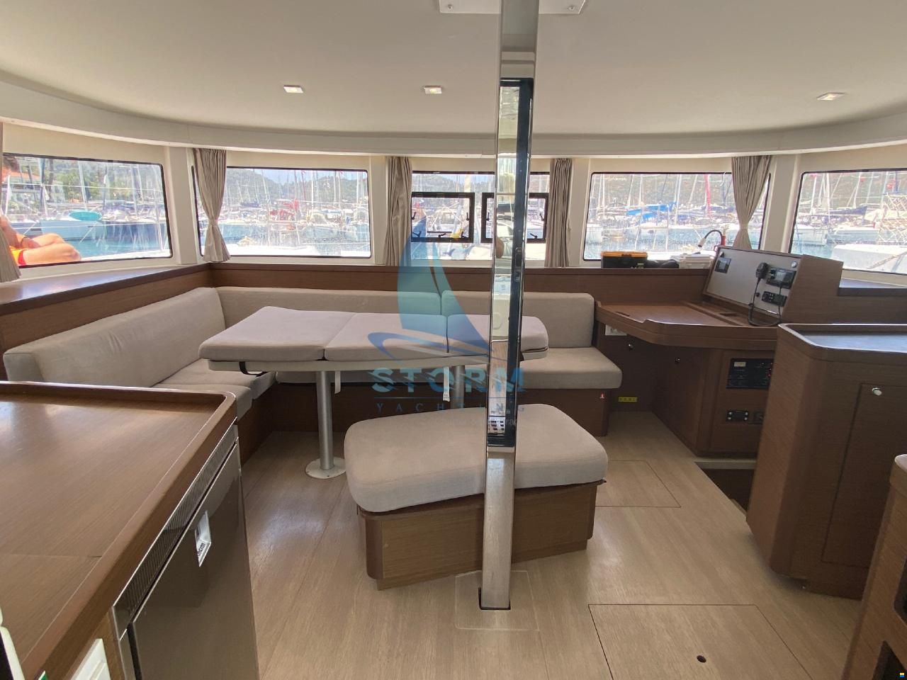 Lagoon 42