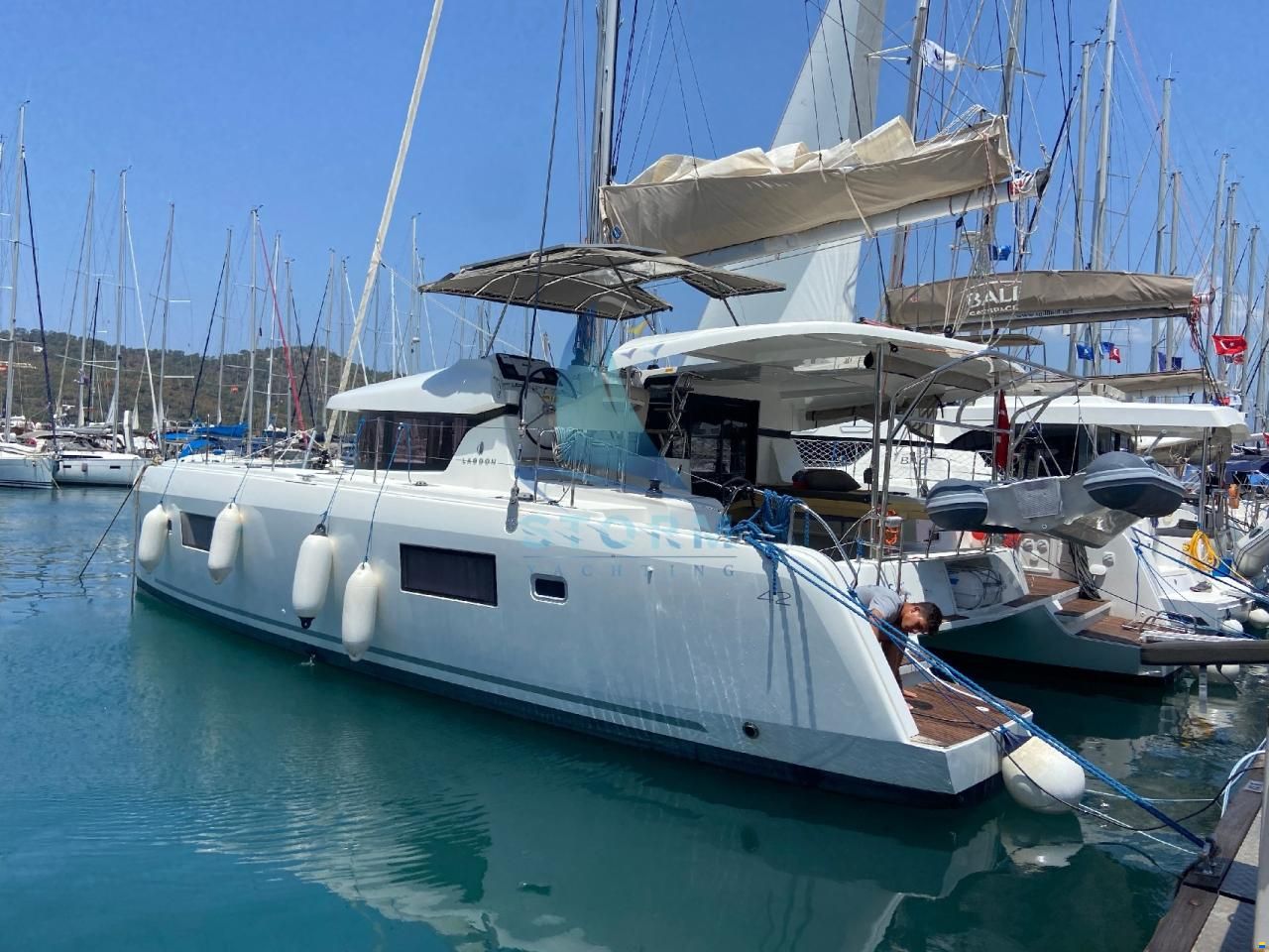 Lagoon 42
