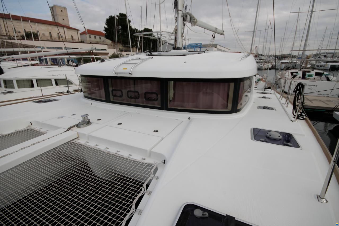 Lagoon 39