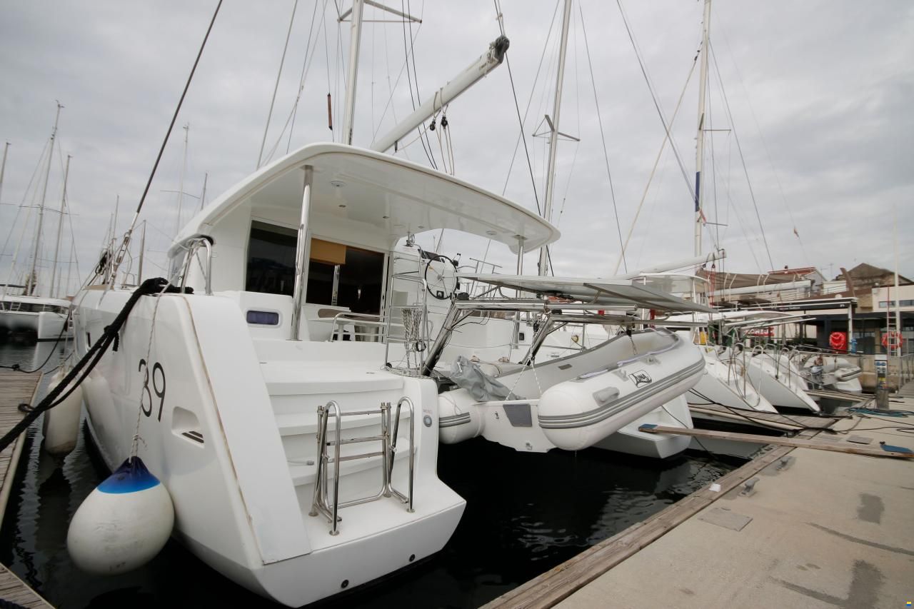 Lagoon 39
