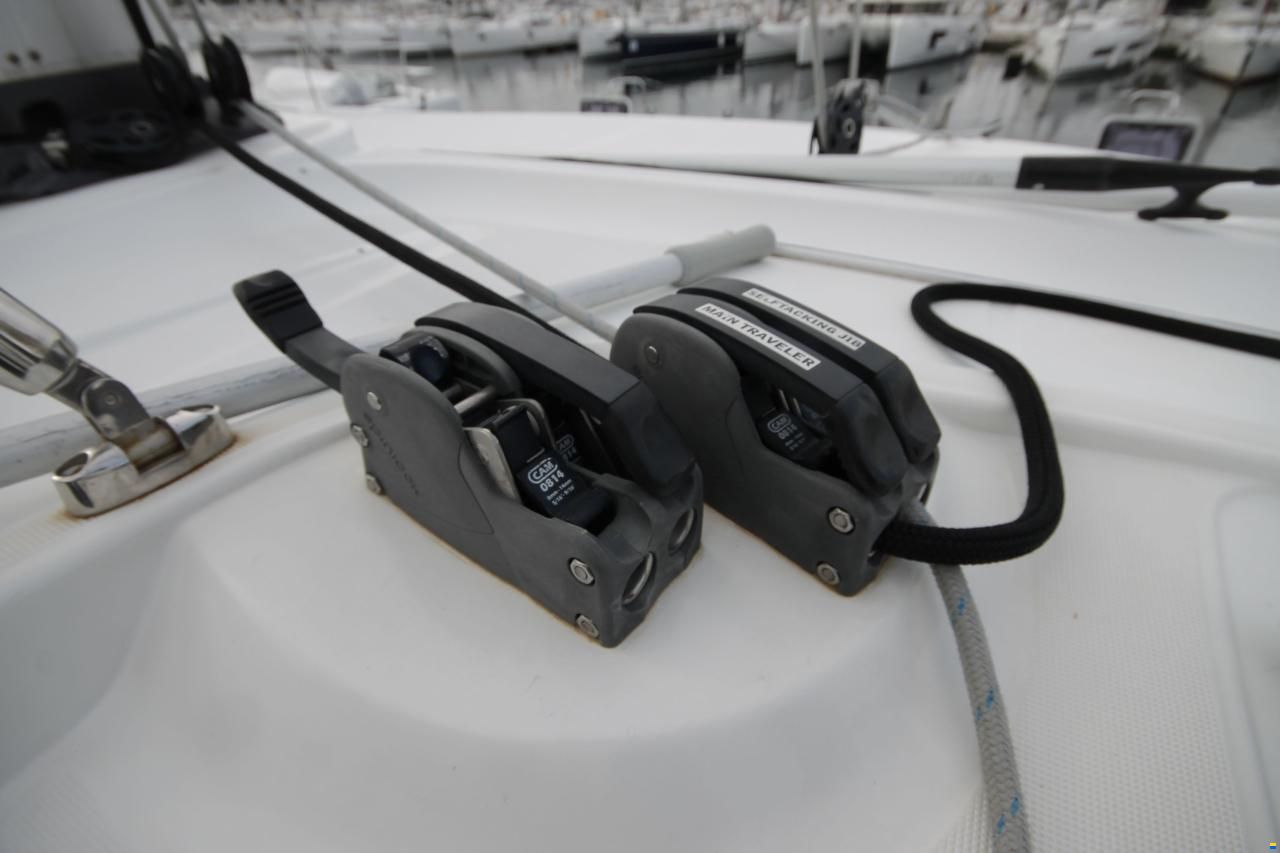 Lagoon 39