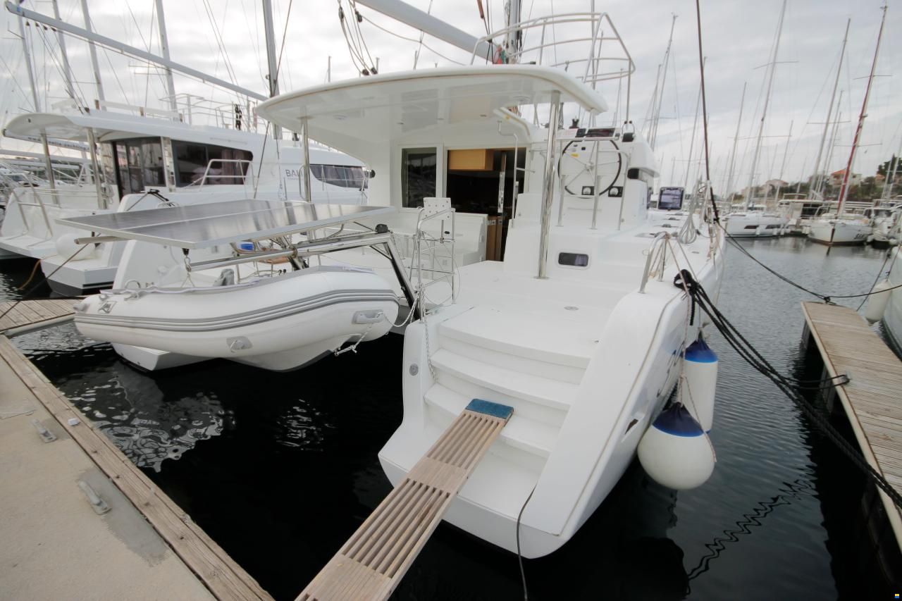 Lagoon 39