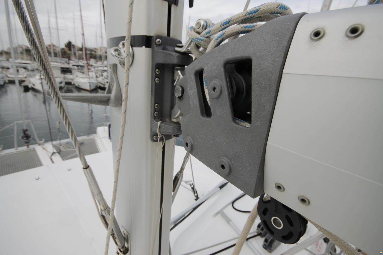 Lagoon 39