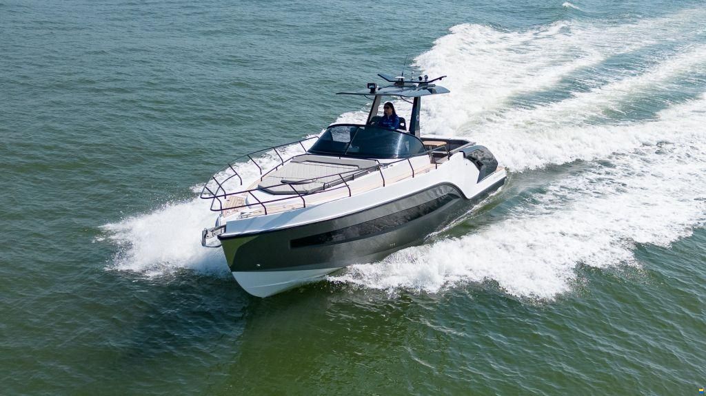 Grand Ocean 37