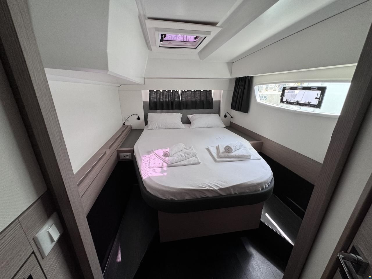 Fountaine Pajot ASTR&Eacute;A 42