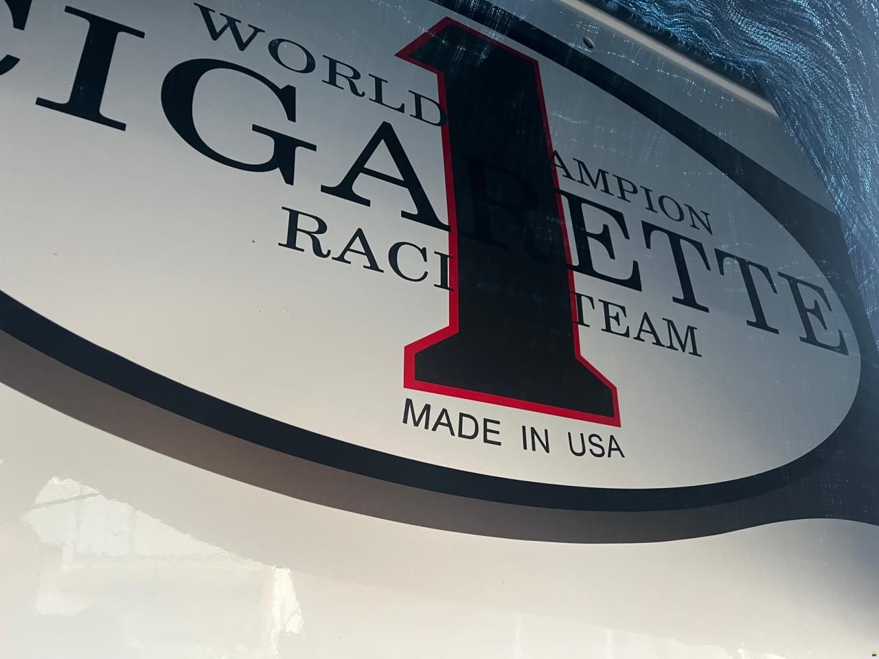 Cigarette 38 Top Gun