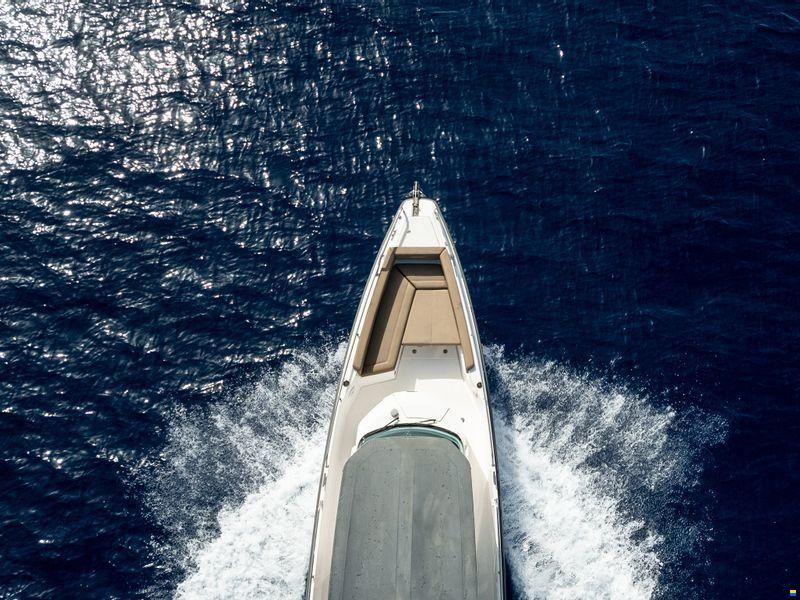 Axopar 28 T-Top