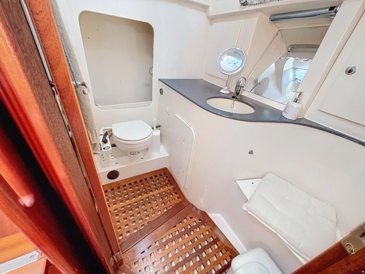 Bavaria 40