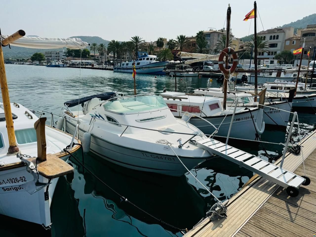 B2 Marine Cap Ferret