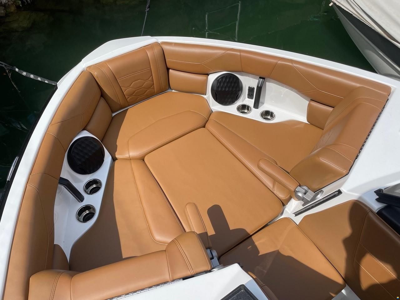 Malibu 23 LSV Wakesetter