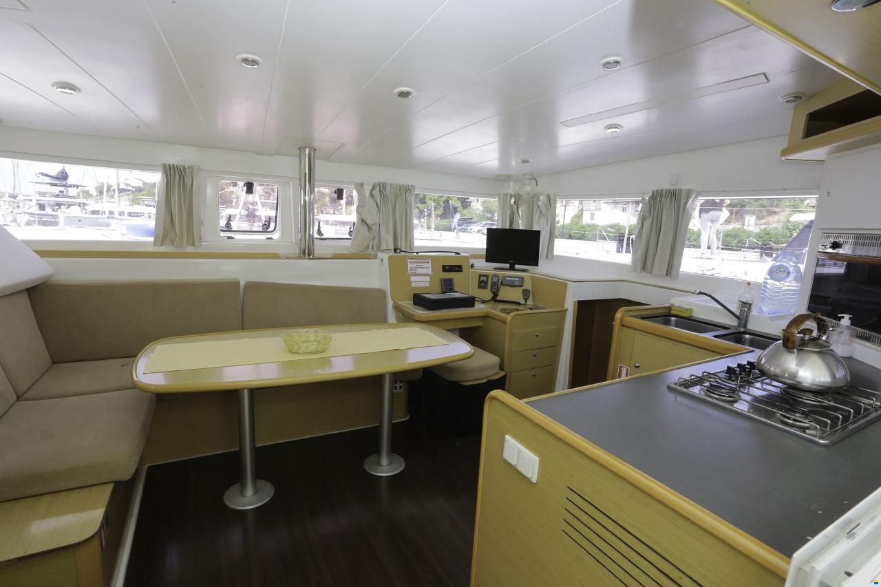 Lagoon 400