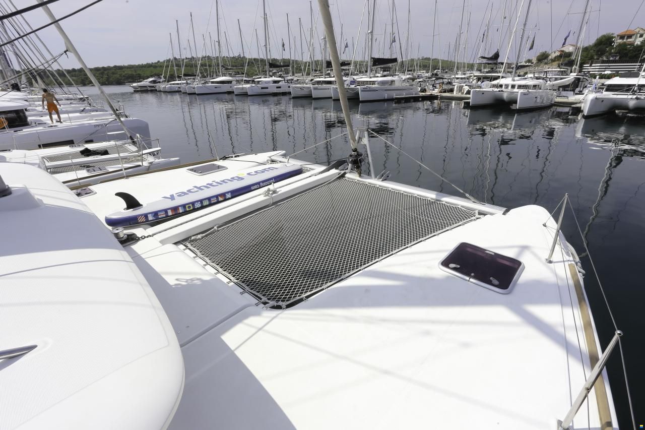 Lagoon 400
