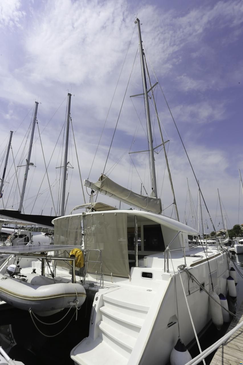 Lagoon 400