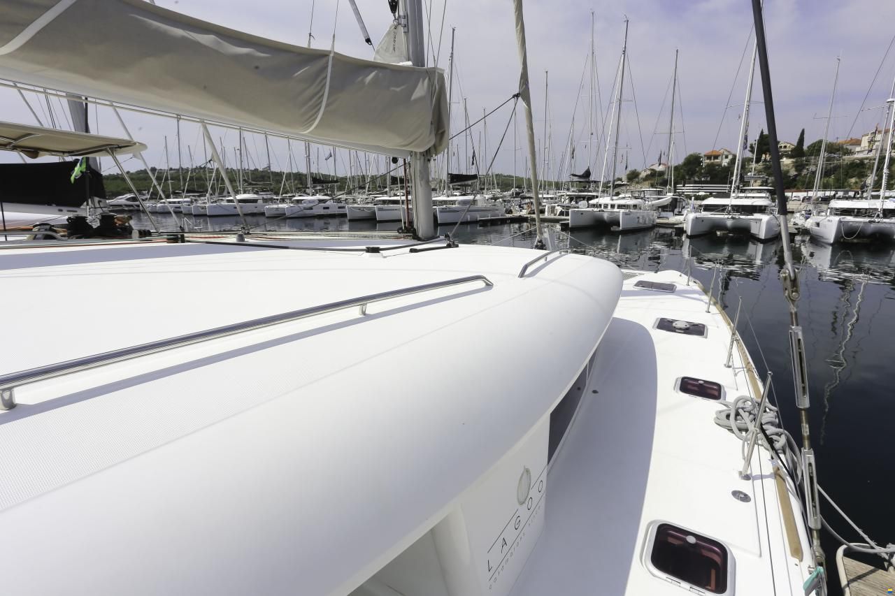 Lagoon 400
