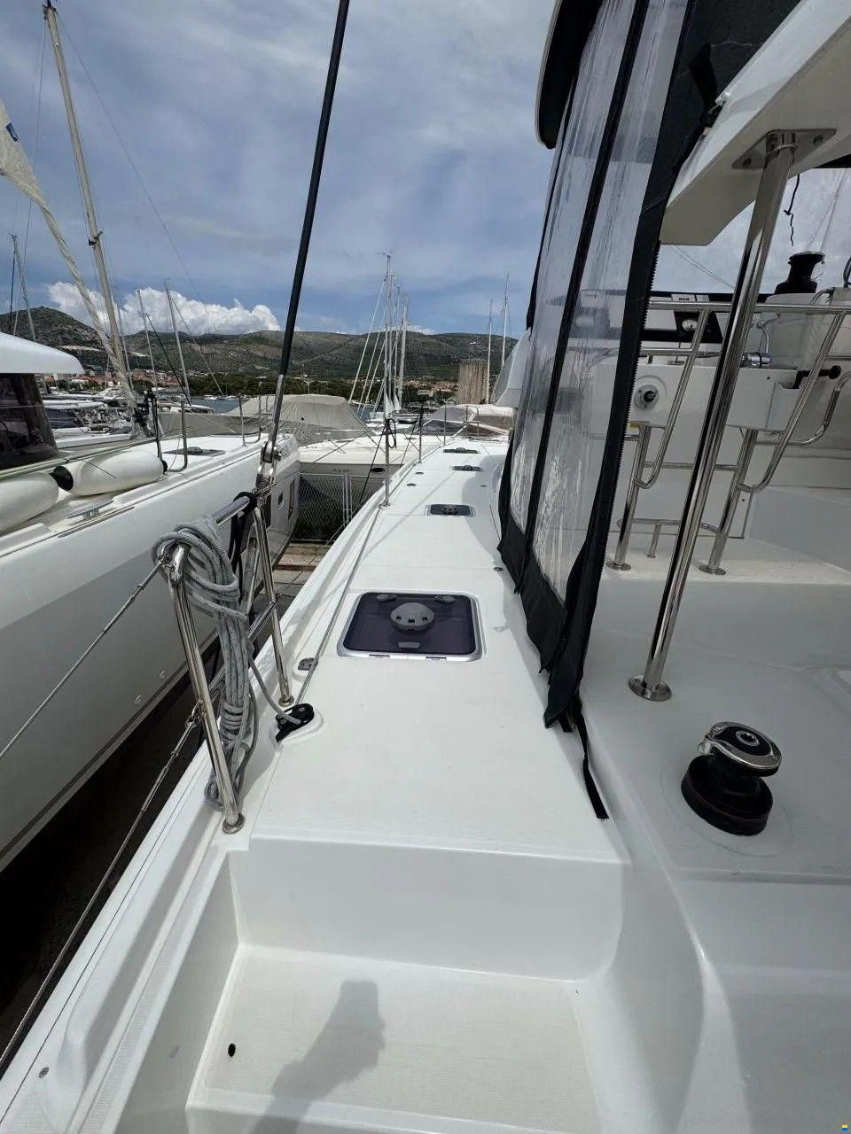 Lagoon 42