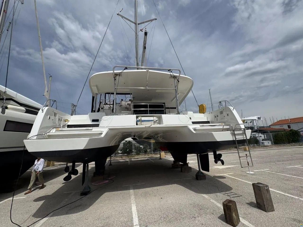 Lagoon 42