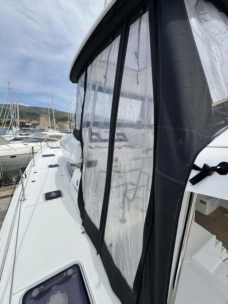 Lagoon 42