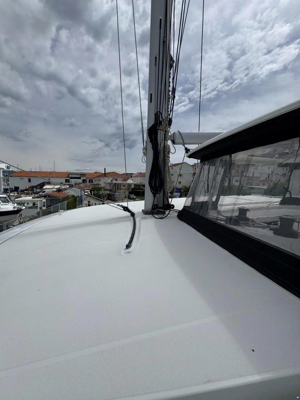 Lagoon 42