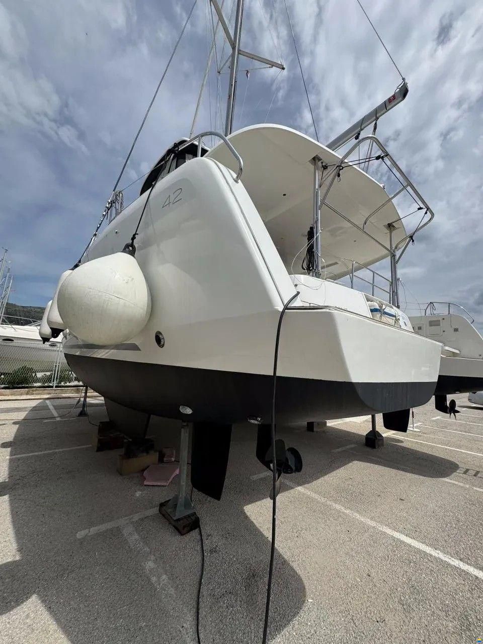 Lagoon 42